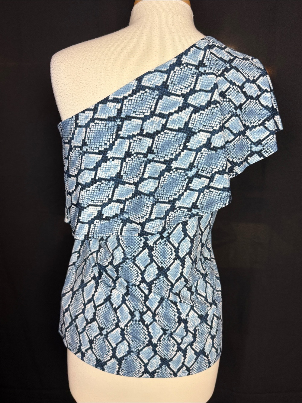 Michael Kors One-Shoulder Blue Python Print Top - Picture 4 of 6